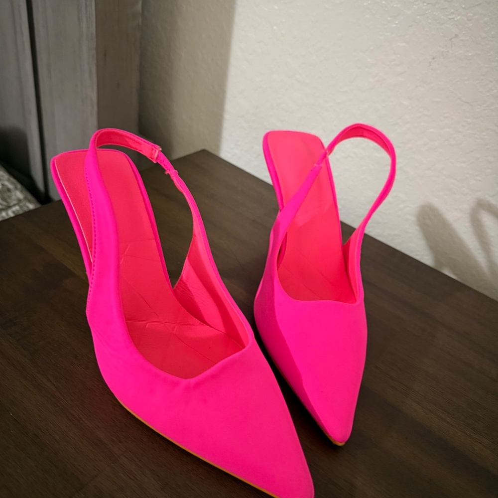 Heels - Picture 2 of 5